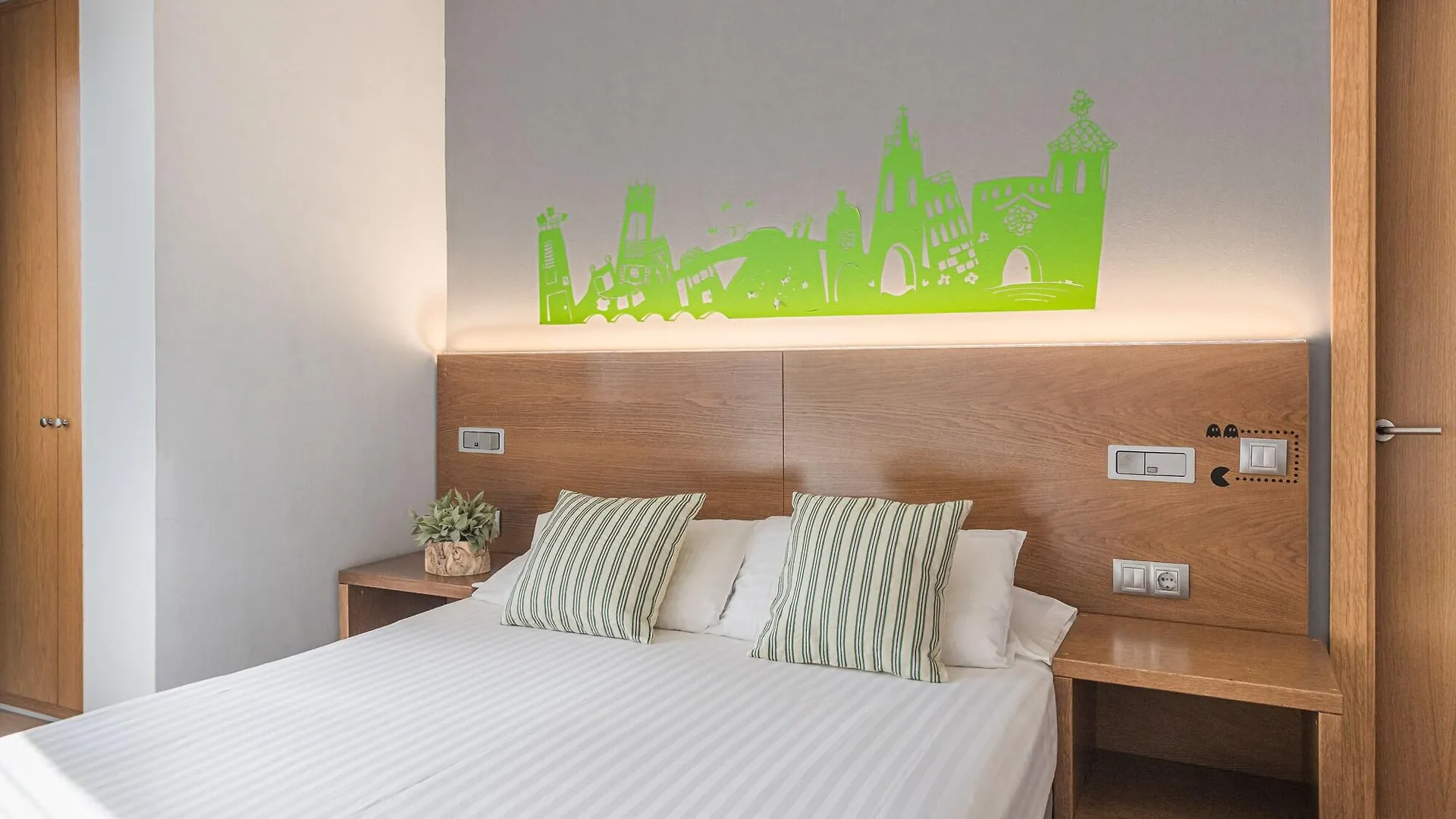 Hotel Bypillow Erba Girona