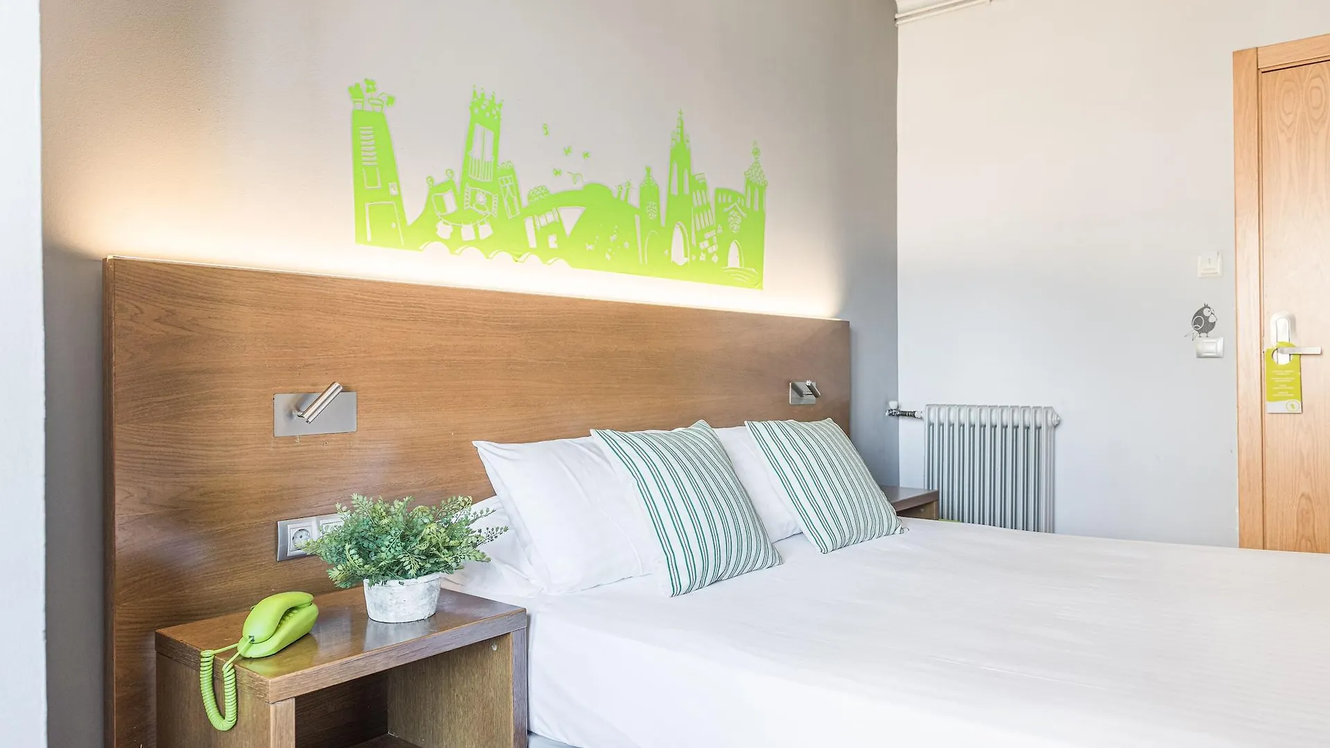 Bypillow Erba Girona 2*,